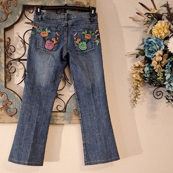 ECI Blue Denim Wide-Leg Jeans with Orange & Pink Floral Embroidery. NWOT Size 4P - Picture 7 of 9